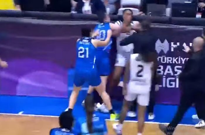 Kadın Basketbol maçı sonrası oyuncular bir birine girdi | Hakimiyet Gazetesi