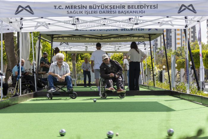 Engelleri a�an Bocce Turnuvas�